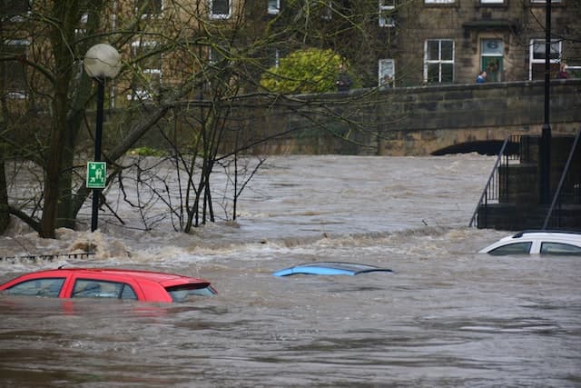 Flooding in Bingley, England in 2015 (Photo by Chris Gallagher on Unsplash)