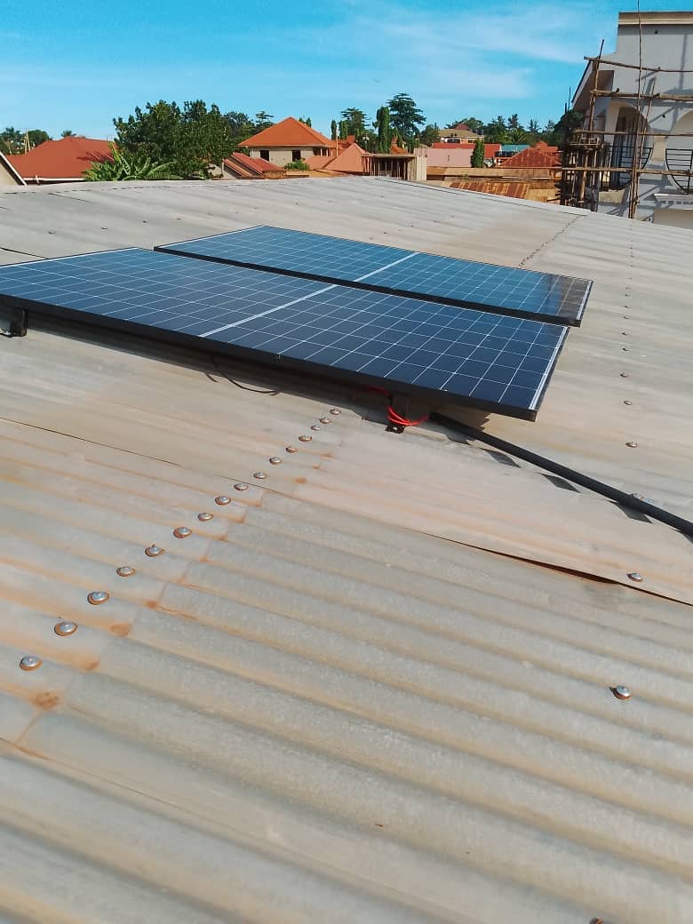 daniel-schlegel-umweltstiftung-solaroefen-in-uganda-4